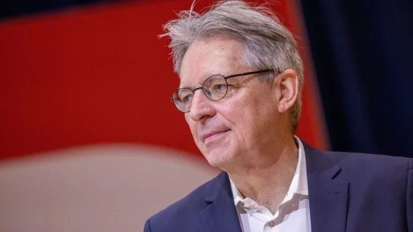 «Das ist ein starkes Zeichen in Zeiten großer gesellschaftlicher Herausforderungen», sagt NRW-SPD-Chef Post. (Archivbild) - © Thomas Banneyer/dpa