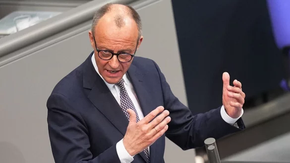 Merz plant ein rasches Arbeitsprogramm und eine verk&uuml;rzte Sommerpause nach der Kanzlerwahl. (Archivbild) - &copy; Michael Kappeler/dpa