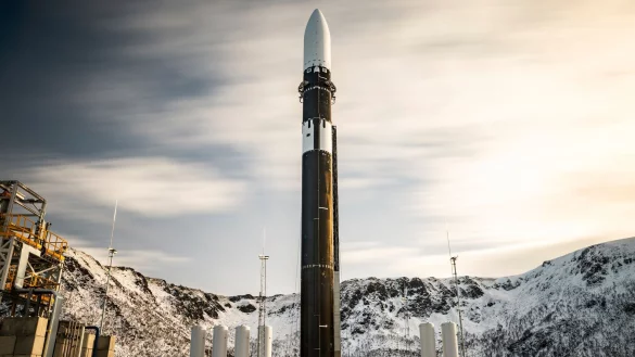 Die Rakete von Isar Aerospace auf dem Startplatz in Norwegen. (Handout) - &copy; Brady Kenniston/Isar Aerospace, Photo Wingmen Media/AP/dpa