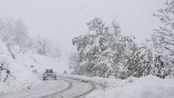 Nach dem starken Schneefall normalisiert sich die Lage in der Schweiz - &copy; Alessandro Della Valle/KEYSTONE/dpa