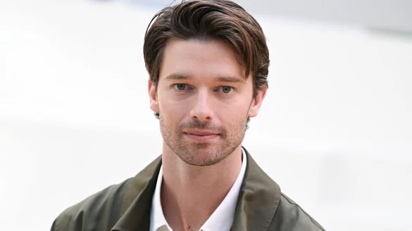 Patrick Schwarzenegger wird für seine Rolle in «The White Lotus» gefeiert. - © Jens Kalaene/dpa