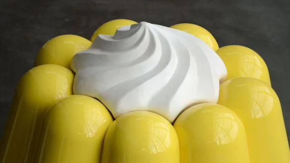 Gen Z bricht beim Puddingessen mit Konventionen: Statt eines L&ouml;ffels benutzen sie eine Gabel. (Symbolbild) - &copy; Caroline Seidel/dpa