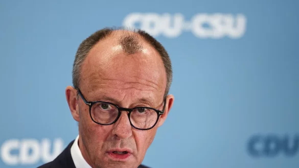 Unions-Kanzlerkandidat Friedrich Merz fordert weitreichende Asyl-Verschärfungen. - © Hannes Albert/dpa