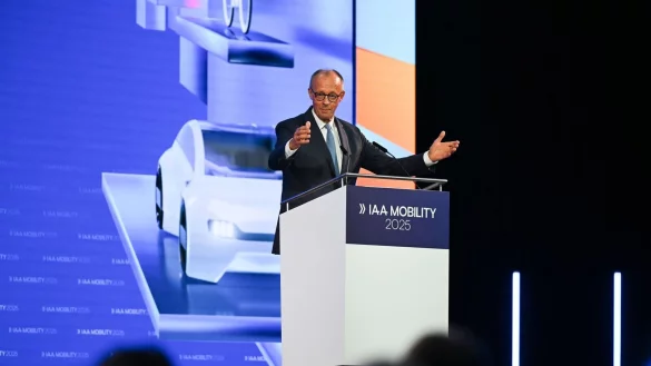 Kanzler Merz spricht bei der IAA-Er&ouml;ffnung. - &copy; Sven Hoppe/dpa
