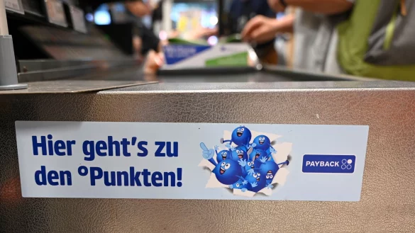 Viele Geschäfte werben mit Payback-Punkten. Aber darf das auch ein Hörakustiker? (Symbolbild) - © Elisa Schu/dpa