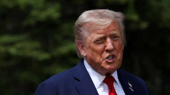 Donald Trump hat eine Schlüsselrolle für den Krieg zwischen Israel und dem Iran. - © Suzanne Plunkett/PA Wire/dpa