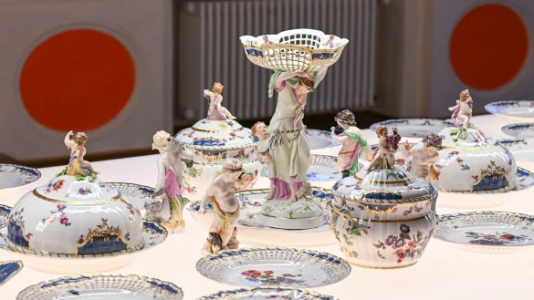 Tausende wertvolle Stücke aus dem ehemaligen Besitz der Hohenzollern sind nun an eine Stiftung übergegangen. (Archivbild) - © Jens Kalaene/dpa