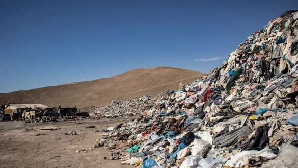 Einige Mülldeponien wie diese im Norden Chiles sind aufgrund ihrer Größe bereits jetzt aus dem All sichtbar. (Archivbild). - © Antonio Cossio/dpa
