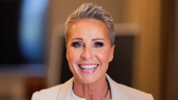 Moderatorin Zietlow spricht von einem «Quiz für scharfen Verstand und klare Instinkte». - © Rolf Vennenbernd/dpa