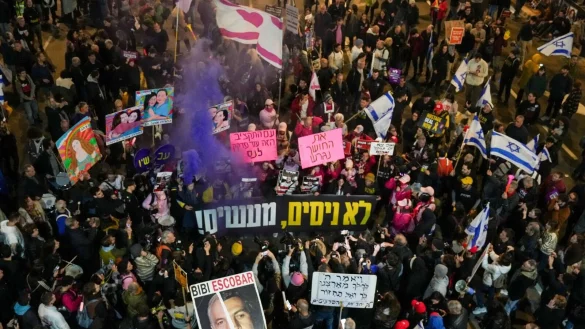 In den Vermittlungen f&uuml;r eine Waffenruhe im Gazastreifen und die R&uuml;ckkehr israelischer Geiseln kommt offenbar wieder Bewegung. (Archivbild) - &copy; Ariel Schalit/AP/dpa