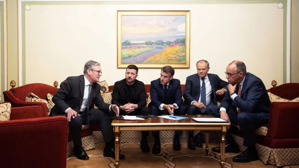 Mit Trump am Telefon: Fünf europäische Staatschefs in Kiew. - © -/Ukrainisches Präsidentenbüro/dpa