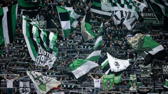 Geringere Transfereinnahmen haben bei Borussia Mönchengladbach wieder zu einem negativen Jahresergebnis geführt. - © Fabian Strauch/dpa