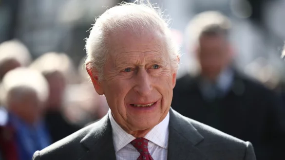 Der britische König Charles III. musste wegen Nebenwirkungen seiner Krebstherapie vorübergehend ins Krankenhaus. (Archivbild) - © Henry Nicholls/PA Wire/dpa