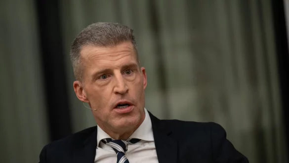 Schriftsteller Benjamin von Stuckrad-Barre bezeichnet die Literaturbranche als «notorisch verklemmt» und von «Langweilern und Bedeutungshubern» geprägt. (Archivbild) - © Sebastian Gollnow/dpa