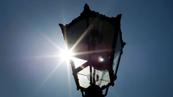 Tags&uuml;ber scheint die Sonne, abends und nachts sieht es anders aus: Dunkle Wege oder schlecht beleuchtete Ecken machen vor allem Frauen Angst. (Foto-Illustration) - &copy; Martin Gerten/dpa