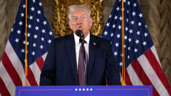 Trump rechnet damit, dass der russische Angriffskrieg in der Ukraine innerhalb von sechs Moanten beendet werden kann. - © Evan Vucci/AP/dpa