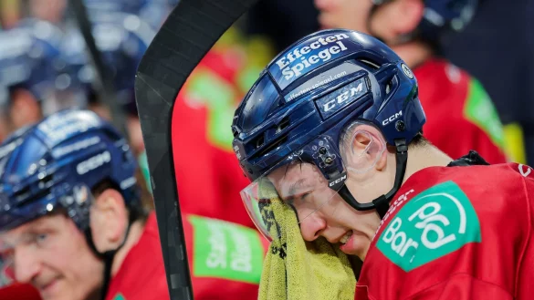 Die DEG steht vor dem Abstieg. - © Rolf Vennenbernd/dpa