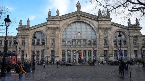 In der N&auml;he der Gleise wurde eine Bombe aus dem Zweiten Weltkrieg gefunden. - &copy; Michel Euler/AP/dpa