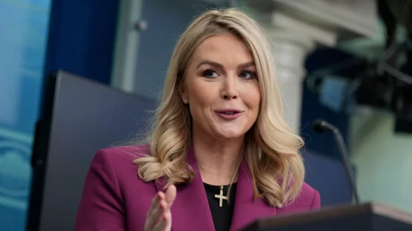 Die Pressesprecherin des Weißen Hauses, Karoline Leavitt (Archivbild) - © Ben Curtis/AP/dpa