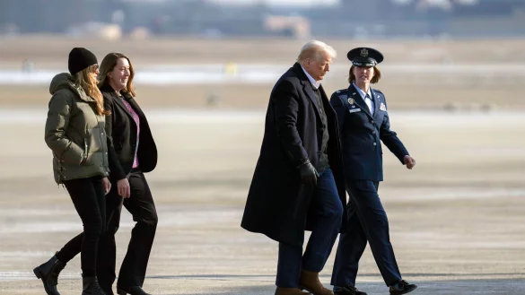 US-Pr&auml;sident Trump ist mit seiner Ehefrau Melania Trump nach North Carolina gereist. - &copy; Jess Rapfogel/AP/dpa