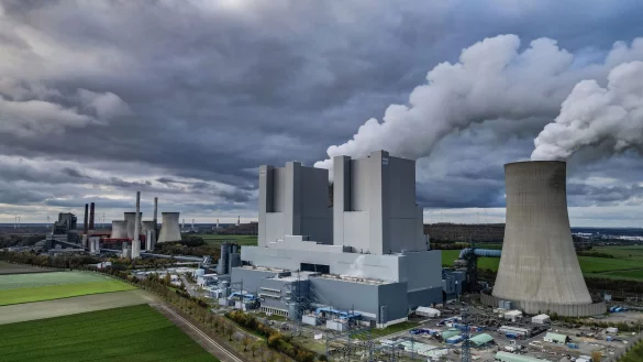 Das Recht, das Treibhausgas Kohlendioxid in die Umwelt auszustoßen, kostet in Deutschland und Europa Geld. Im vorigen Jahr kam eine Rekordsumme zusammen. (Symbolbild) - © Oliver Berg/dpa