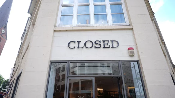 Ein Geschäft der Modemarke Closed in der Hamburger Innenstadt. - © Marcus Brandt/dpa