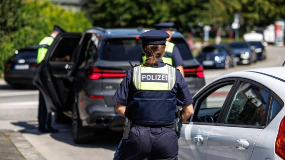 Die Bundespolizei hat im ausgelaufenen Jahr deutlich weniger unerlaubte Einreisen registriert. (Archivfoto) - © Matthias Balk/dpa