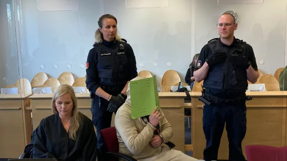 Der 31-Jährige ist wegen grausamen Mordes und schwerer Kindesmisshandlung angeklagt. - © Bernhard Sprengel/dpa