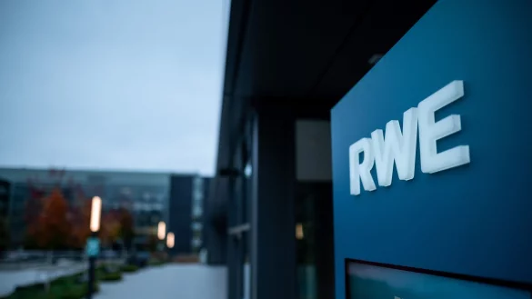 Der Energiekonzern RWE hat im vergangenen Jahr so viel Grünstrom produziert wie noch nie. (Archivbild) - © Fabian Strauch/dpa