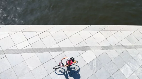Der Sommer ist derzeit hei&szlig;. - &copy; Katharina Kausche/dpa