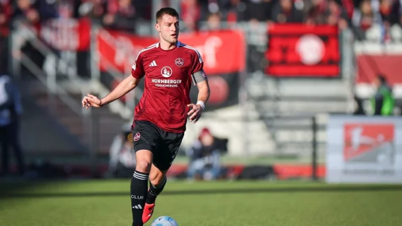 Der Nürnberger Kapitän Robin Knoche ist wieder fit. - © Daniel Karmann/dpa