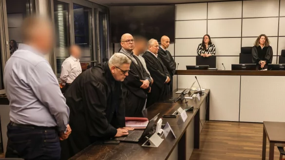 Schuldsprüche im Prozess um die gescheiterte Schumacher-Erpressung verkündet. - © Oliver Berg/dpa