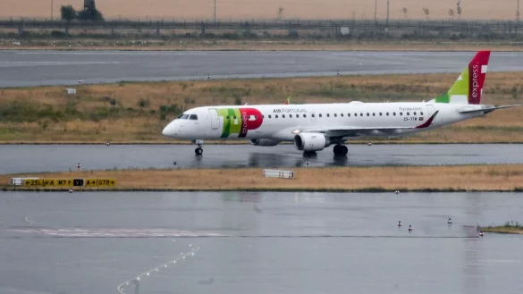 Die 1945 gegr&uuml;ndete TAP hat als gr&ouml;&szlig;te Fluggesellschaft Portugals mehr als 8.000 Mitarbeiter. (Archivfoto) - &copy; Jens Kalaene/dpa-Zentralbild/dpa