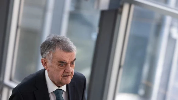 «Der Rechtsextremismus geht heute strategischer vor», sagte Herbert Reul (CDU). - © Rolf Vennenbernd/dpa