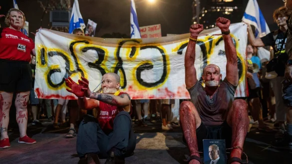 In Israel gibt es immer wieder Demonstrationen f&uuml;r die Freilassung der noch im Gazastreifen festgehaltenen Geiseln. (Archivbild) - &copy; Ohad Zwigenberg/AP/dpa