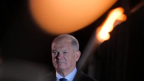 1.245 Tage war Olaf Scholz Bundeskanzler, wenn er am Dienstag die Amtsgeschäfte an seinen Nachfolger Friedrich Merz übergibt. - © Michael Kappeler/dpa