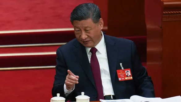 Unter Staatschef Xi Jinping begann an diesem Mittwoch der Nationale Volkskongress, der eine Woche dauern wird. - © Ng Han Guan/AP/dpa