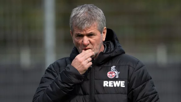 Friedhelm Funkel kritisiert seinen die Führungsebene seines Ex-Clubs 1. FC Köln. - © Federico Gambarini/dpa