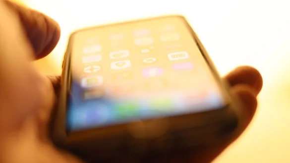 Das Smartphone ist f&uuml;r die meisten Leute der wichtigste Zugang ins Internet. (Foto: Illustration) - &copy; Karl-Josef Hildenbrand/dpa