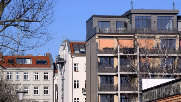 Die Mietpreisbremse gilt in Gegenden, die die jeweilige Landesregierung als Gebiet mit angespanntem Wohnungsmarkt bestimmt. (Symbolbild) - © Bernd von Jutrczenka/dpa