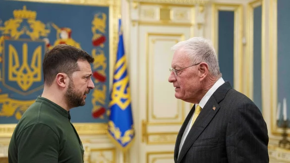 Lang waren Gespräche des US-Sondergesandten Keith Kellogg und des ukrainischen Präsidenten Wolodymyr Selenskyj erwartet worden. - © Evgeniy Maloletka/AP/dpa