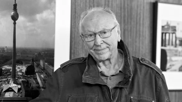 War &uuml;ber die DDR hinaus ein bekannter Fotograf: Thomas Billhardt. (Archivbild) - &copy; Annette Riedl/dpa