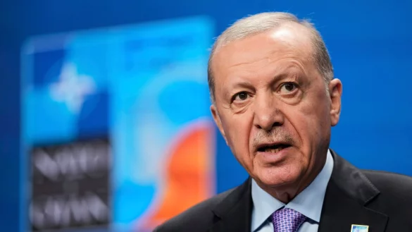 Präsident Erdogan begrüßt die Waffenniederlegung - © Matthias Schrader/AP/dpa