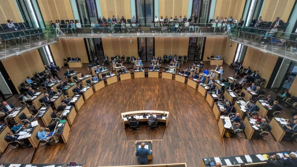 Gr&uuml;nes Licht f&uuml;r den Bundeshaushalt und andere Gesetze: Der Bundesrat tagt. - &copy; Michael Kappeler/dpa