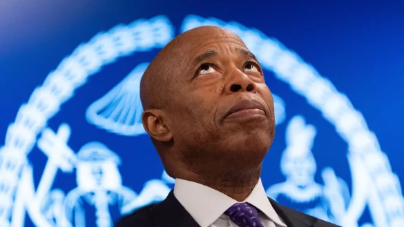 Eric Adams zieht sich aus dem Rennen zur&uuml;ck. - &copy; Julia Demaree Nikhinson/AP/dpa