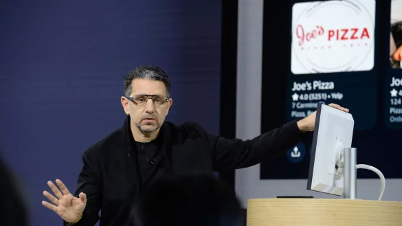 Die neue Alexa soll nützlicher als andere Chatbots sein, weil sie mehr über das Leben ihrer Nutzer weiß. - © Andrej Sokolow/dpa