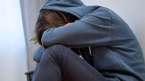 Wenn die Kraft zum Weitermachen fehlt, gibt es Anlaufstellen, die gut helfen k&ouml;nnen - auch speziell f&uuml;r junge Menschen, vor Ort und online. - &copy; Christin Klose/dpa-tmn