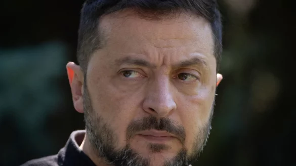 Der ukrainische Präsident lehnt ein Treffen mit Kremlchef Wladimir Putin in Moskau ab. (Archivbild) - © Efrem Lukatsky/AP/dpa