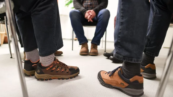 Wer sp&auml;ter als Psychotherapeutin Gespr&auml;chsgruppen leiten m&ouml;chte, muss den Weg &uuml;ber bestimmte Psychologie-Studieng&auml;nge gehen. - &copy; Felix K&auml;stle/dpa/dpa-tmn