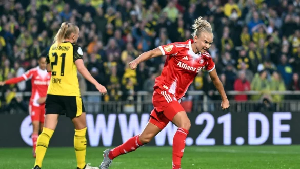 Doppel-Torschützin gegen den BVB: Bayern-Spielerin Pernille Harder - © Federico Gambarini/dpa